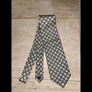 Guy Laroche Silk Tie Geometric diamond